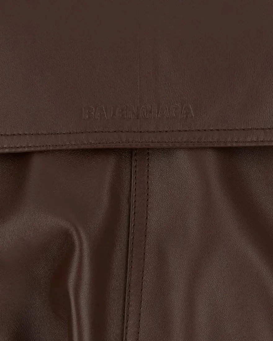 Balenciaga: асыра көрсетілген жағалы былғары күртеше, көрінісі 4