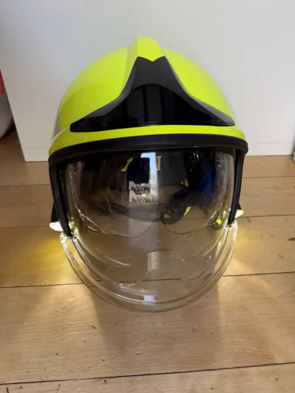 Original MSA Gallet F1 XF Feuerwehr Helm mit LED-Lampe Größe M von 2022 TOP - фото товара