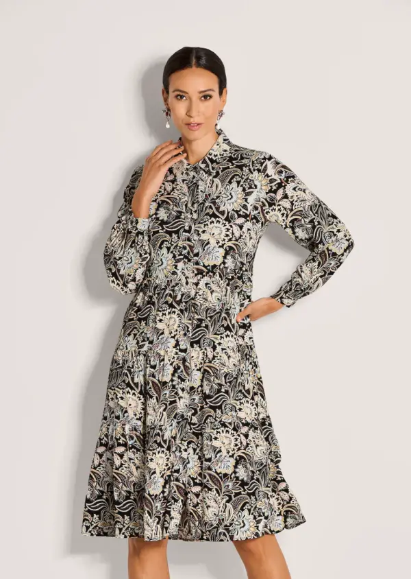 Hemdblusenkleid mit schwungvollem Rock - фото товара
