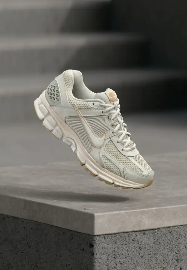 Nike Sportswear - ZOOM VOMERO 5 - Sneaker low - фото товара