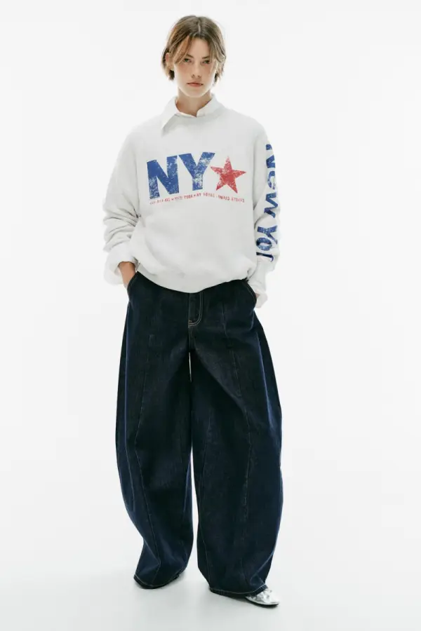 OVERSIZE-SWEATSHIRT MIT TEXT - фото товара