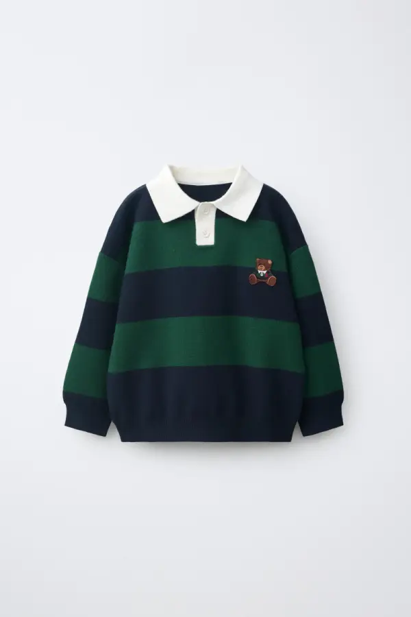 STRICK-POLOSHIRT MIT STREIFEN UND BAeREN-PATCH - фото товара