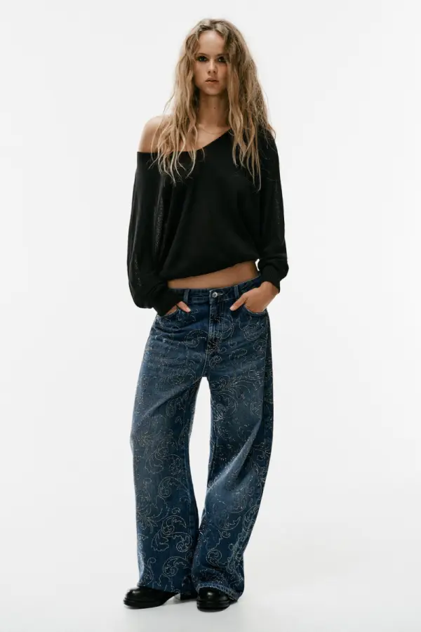 BAGGY JEANS MIT MITTELHOHER BUND UND GLITZERND - фото товара