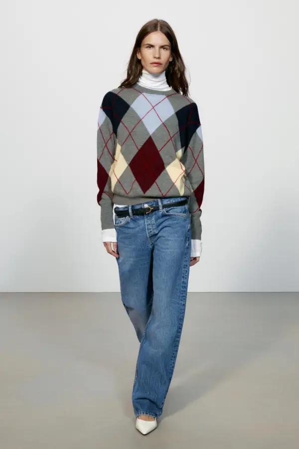 PULLOVER AUS 100 % EXTRAWEICHER WOLLE MIT ROeMTEN - фото товара