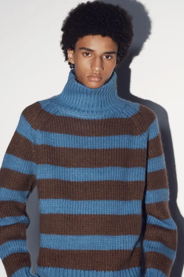 Товар PULLOVER MIT STREIFEN AUS 100 % WOLLE из интернет-магазина zara.com