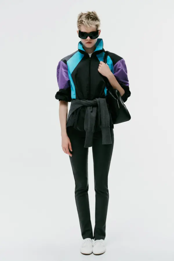 JACKE MIT MATERIALKOMBINATION UND SCHULTERPOLSTERN - фото товара
