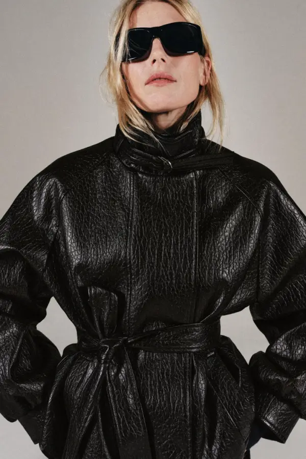 LEDERIMITAT-JACKE MIT GUeRTEL - фото товара