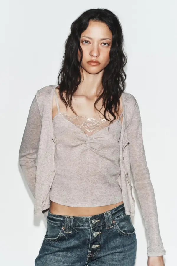 KOMBINIERTE JACKE MIT SPITZENTOP - фото товара