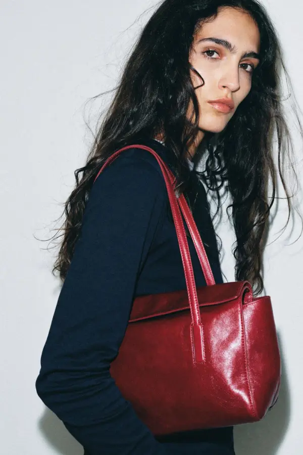 Товар LEDER-SCHULTERTASCHE из интернет-магазина zara.com
